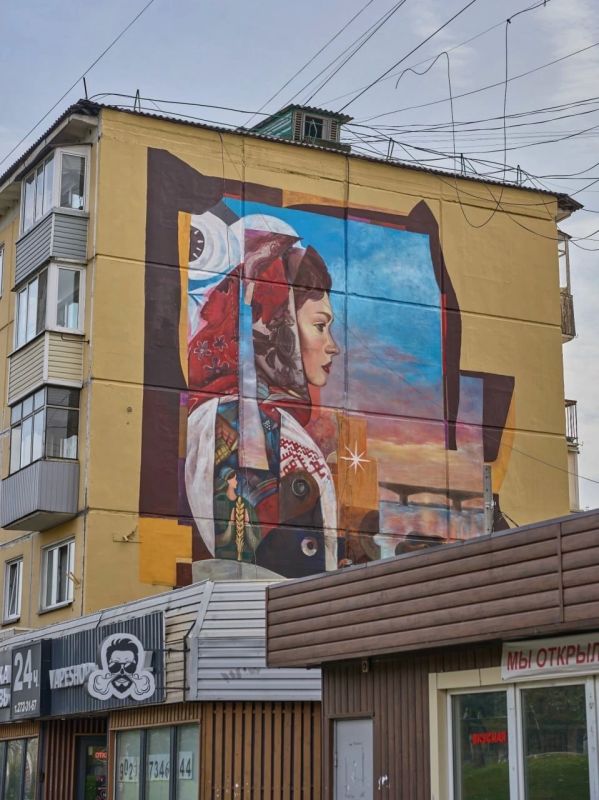 У муралов, которые появились в рамках фестиваля «Рассветы» появились информационные таблички