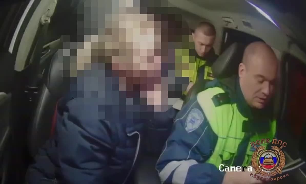 В Красноярске нетрезвая автомобилистка без прав устроила ДТП