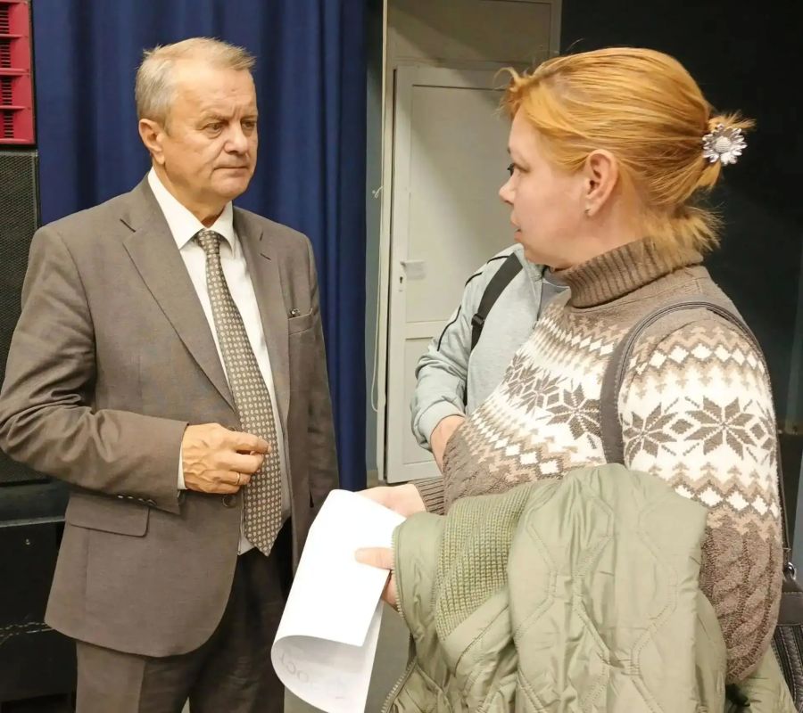 Глава Емельяновского округа провёл встречу с председателями садоводческих товариществ Глава Емельяновского округа провёл встречу с председателями садоводческих товариществ