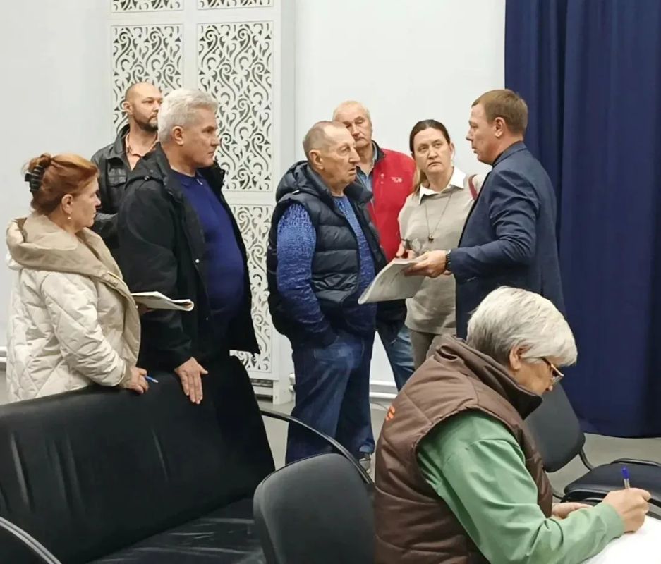 Глава Емельяновского округа провёл встречу с председателями садоводческих товариществ Глава Емельяновского округа провёл встречу с председателями садоводческих товариществ