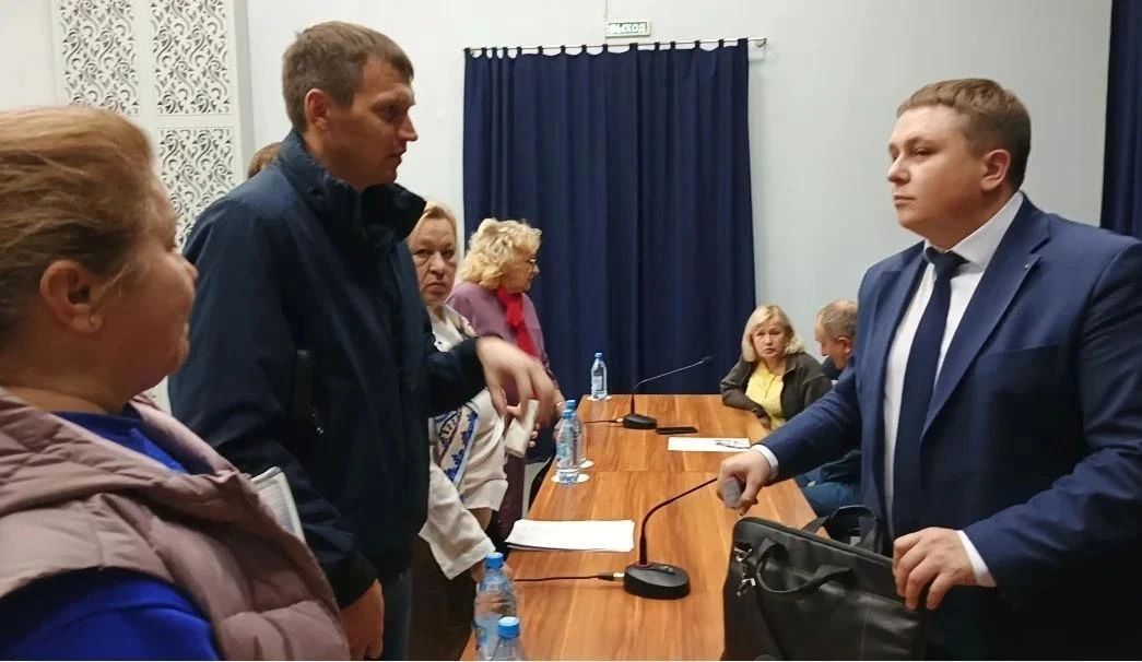 Глава Емельяновского округа провёл встречу с председателями садоводческих товариществ Глава Емельяновского округа провёл встречу с председателями садоводческих товариществ