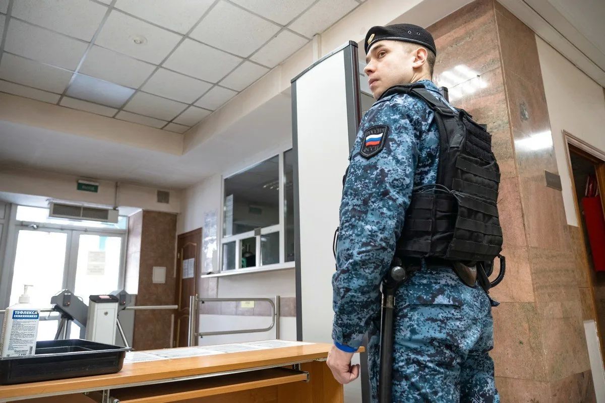 Житель Канска пришел в суд писать исковое заявление, а попал в неприятности