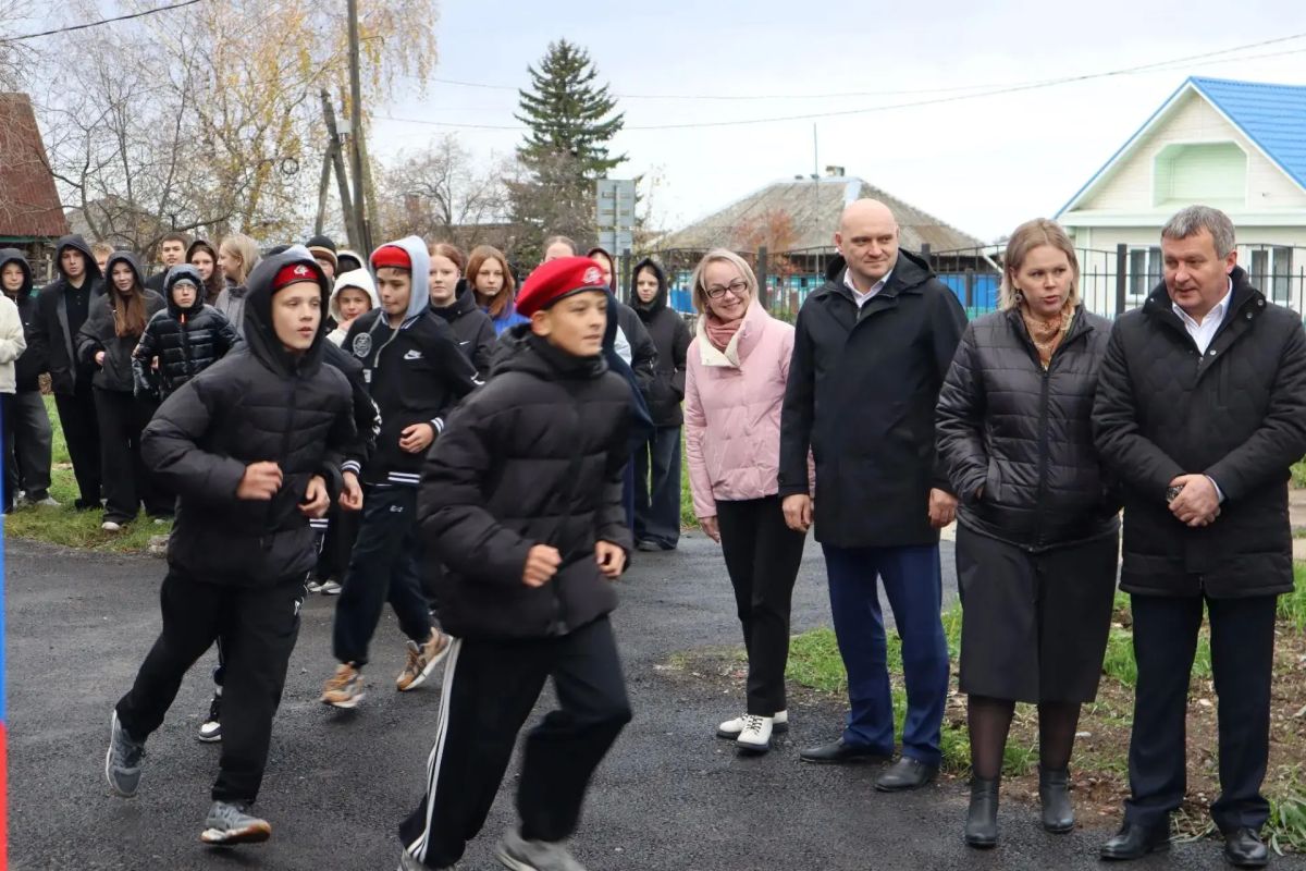 В Большекосульской школе Боготольского округа открыли площадку «Легендарный рубеж» В Большекосульской школе Боготольского округа открыли площадку «Легендарный рубеж»