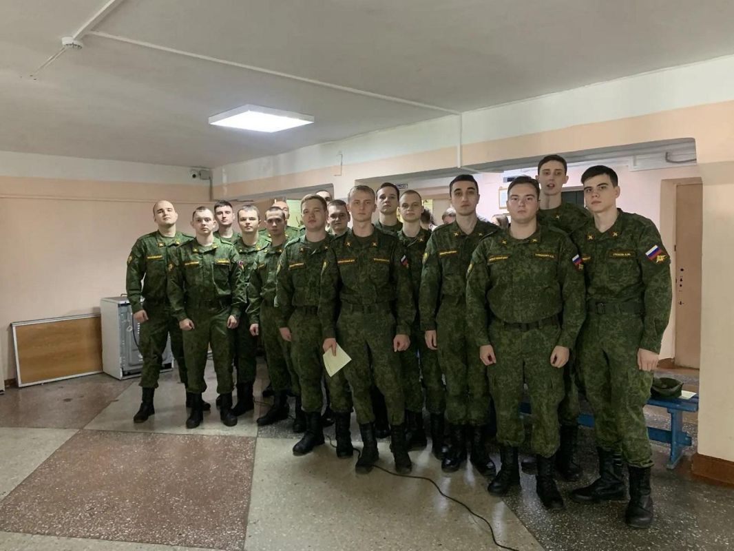 Студенты и сотрудники СибГУ им. Решетнёва сдали кровь для бойцов Студенты и сотрудники СибГУ им. Решетнёва сдали кровь для бойцов
