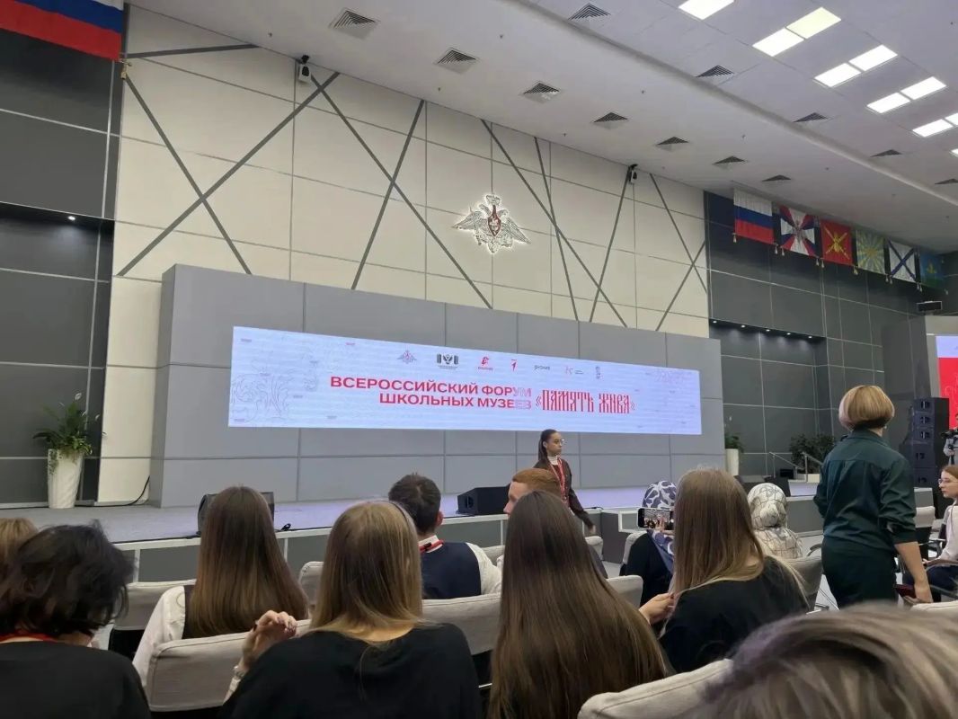 Память жива. Школьный музей боевой славы «Память» первичного отделения Тейской школа № 3 прошел строгий конкурс отбор в проекте Движения Первых «Память жива» и удостоился чести представить Красноярский край на Всероссийском... Память жива. Школьный музей боевой славы «Память» первичного отделения Тейской школа № 3 прошел строгий конкурс отбор в проекте Движения Первых «Память жива» и удостоился чести представить Красноярский край на Всероссийском...