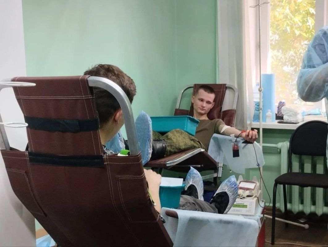 Студенты и сотрудники СибГУ им. Решетнёва сдали кровь для бойцов Студенты и сотрудники СибГУ им. Решетнёва сдали кровь для бойцов