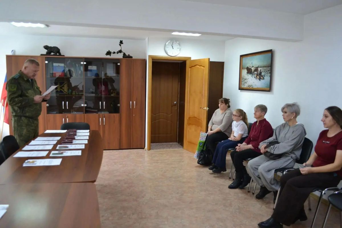 В Партизанском районе семьям участников СВО вручили государственные награды