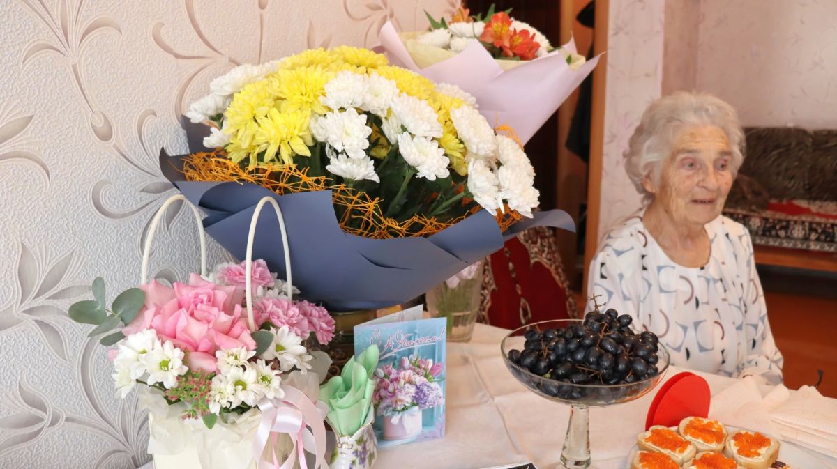 90 лет исполнилось сегодня Анне Павловне Токаревой, пережившей блокаду Ленинграда 90 лет исполнилось сегодня Анне Павловне Токаревой, пережившей блокаду Ленинграда