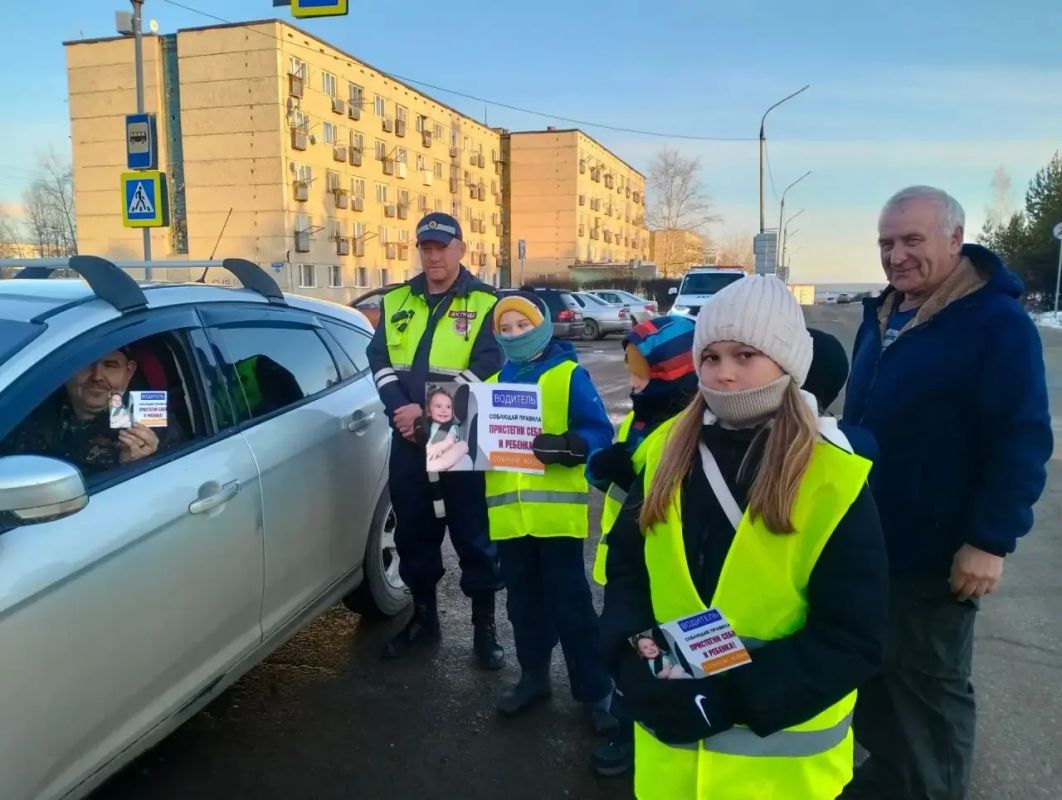 ПРИСТЕГНИ СЕБЯ И РЕБЕНКА: в Кежемском округе автоинспекторы напомнили водителям о безопасности детей ПРИСТЕГНИ СЕБЯ И РЕБЕНКА: в Кежемском округе автоинспекторы напомнили водителям о безопасности детей