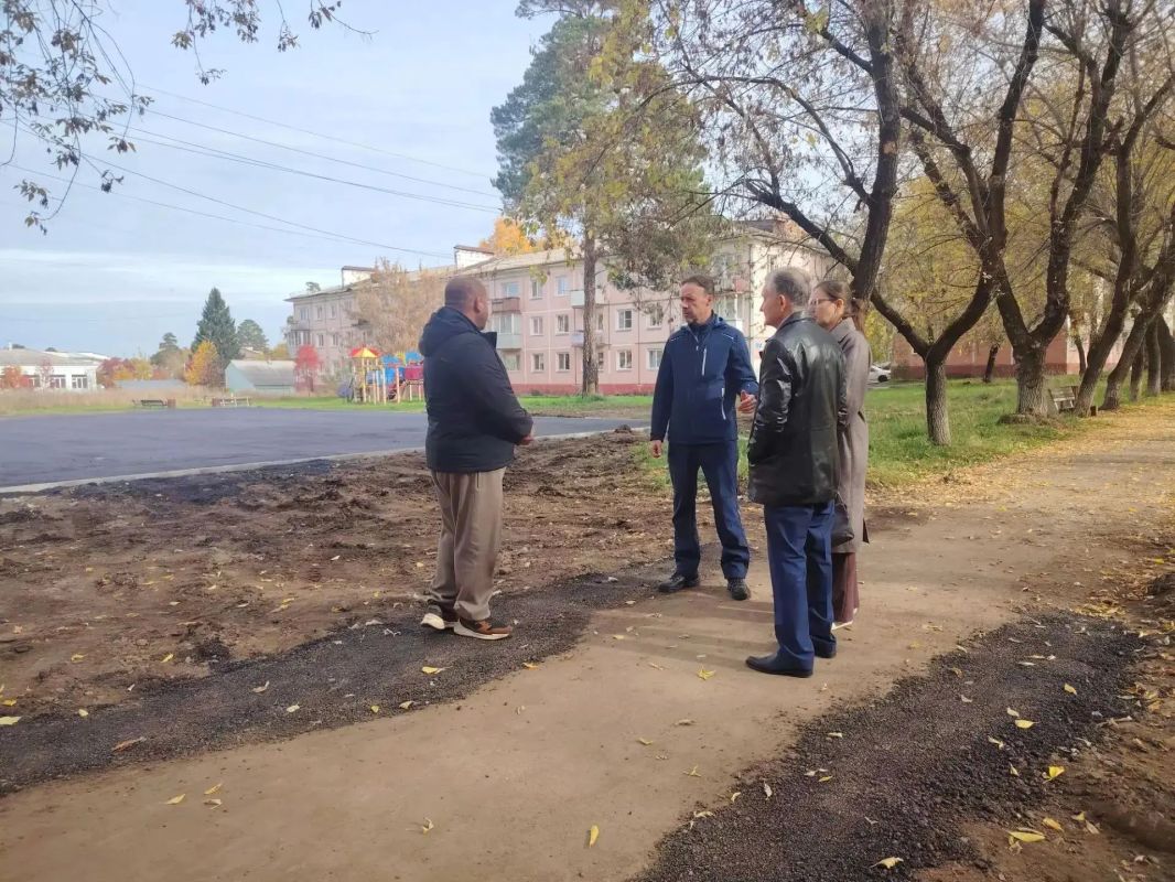 В посёлке Подгорный приступили к обустройству комплексной спортивной площадки для подвижных и спортивных игр В посёлке Подгорный приступили к обустройству комплексной спортивной площадки для подвижных и спортивных игр