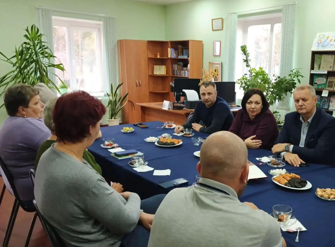 Открытый диалог и реальная помощь: глава Емельяновского округа встретился с ветеранами СВО и их семьями Открытый диалог и реальная помощь: глава Емельяновского округа встретился с ветеранами СВО и их семьями