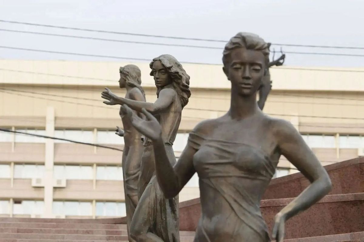 Фонтан «Реки Сибири» запустили в тестовом режиме Фонтан «Реки Сибири» запустили в тестовом режиме