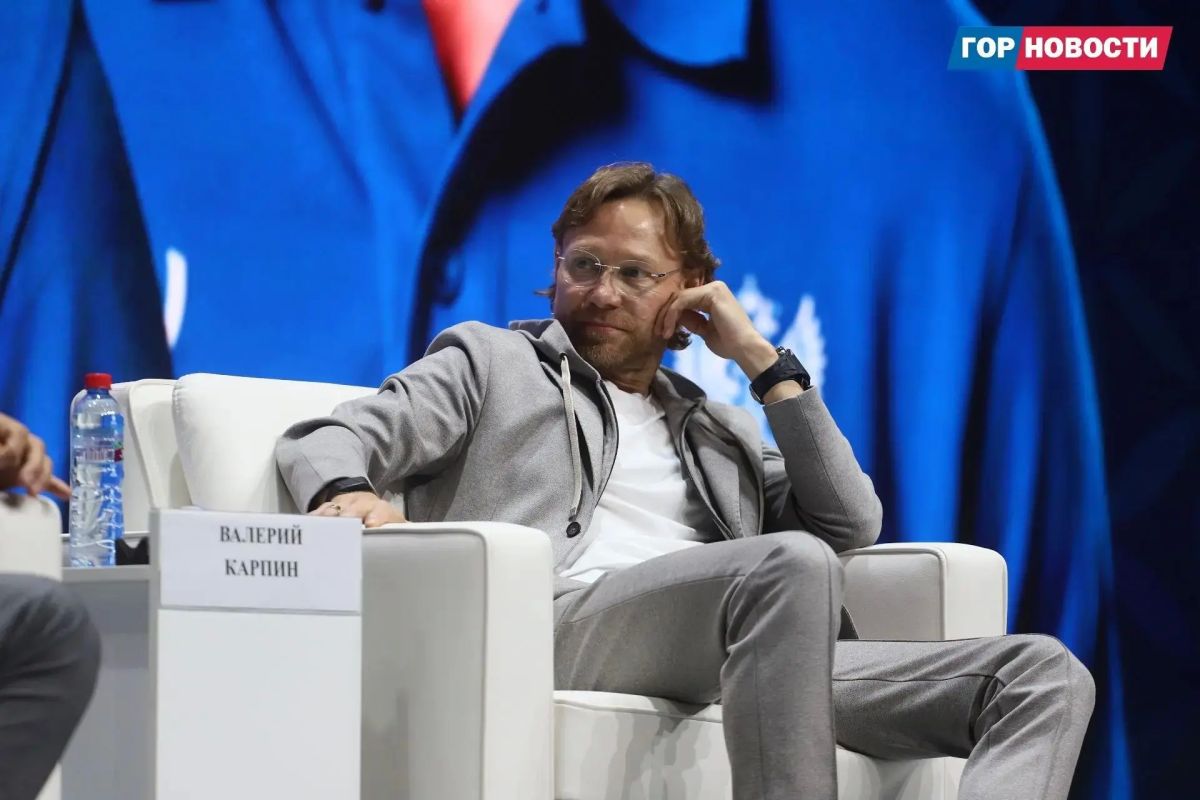 На форуме «Россия — спортивная держава» красноярцы встретились с легендами отечественного футбола — Валерием Карпиным, Дмитрием Сычёвым, Денисом Глушаковым и Маринато Гильерме