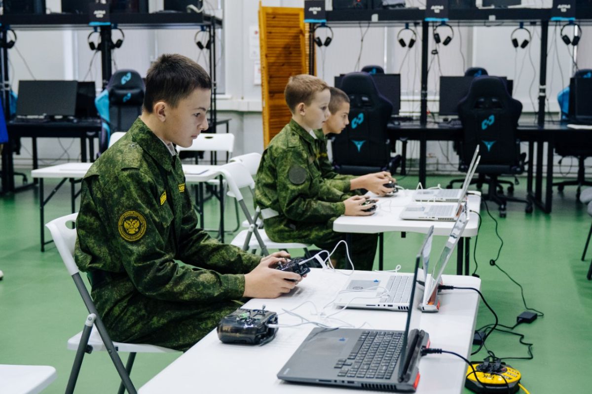 Школьники Красноярского края вышли в финал всероссийского турнира пилотирования дронов Школьники Красноярского края вышли в финал всероссийского турнира пилотирования дронов