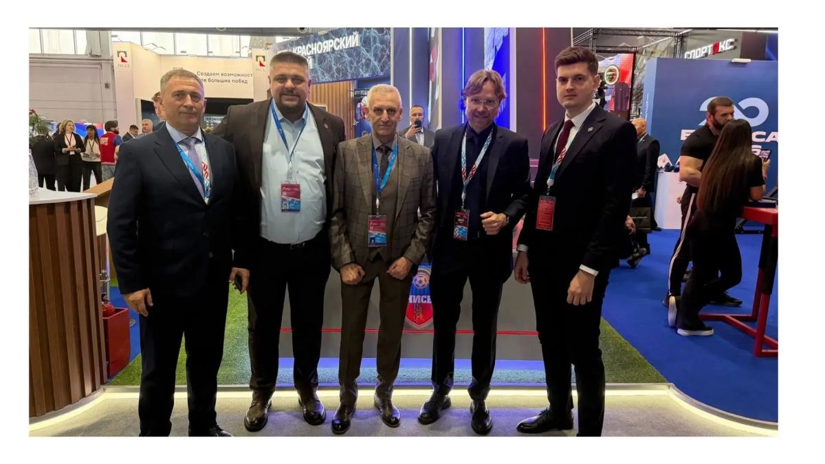 Футбольный «Енисей» представил макет реконструкции Центрального стадиона Футбольный «Енисей» представил макет реконструкции Центрального стадиона