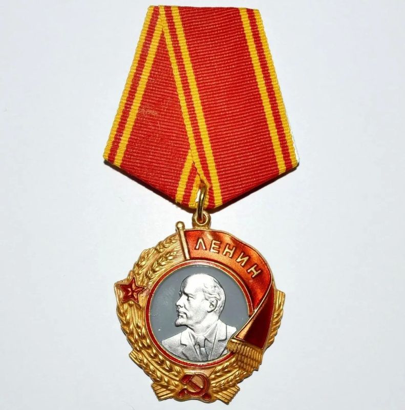 23 октября 1956 года Красноярский край был награждён орденом Ленина за успехи в освоении целинных и залежных земель