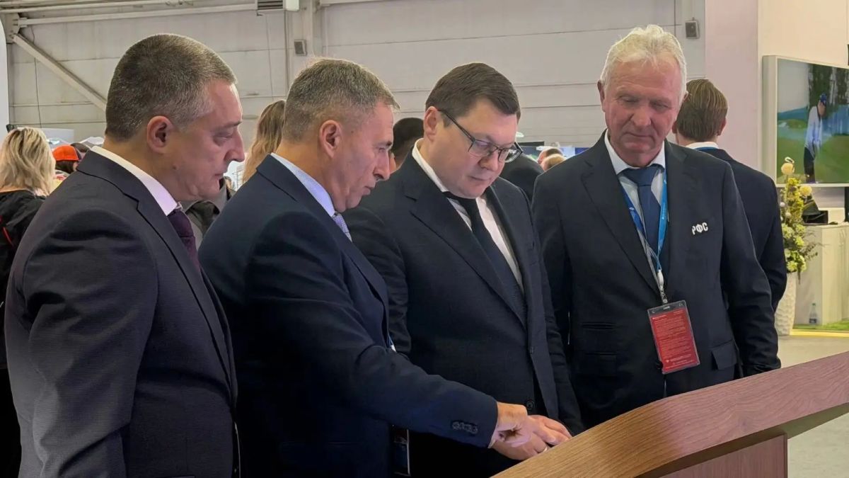 Футбольный «Енисей» представил макет реконструкции Центрального стадиона Футбольный «Енисей» представил макет реконструкции Центрального стадиона