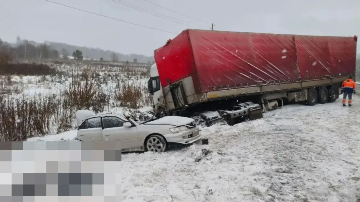 Сотрудники ОВД устанавливают обстоятельства ДТП с двумя погибшими под Ачинском Сотрудники ОВД устанавливают обстоятельства ДТП с двумя погибшими под Ачинском