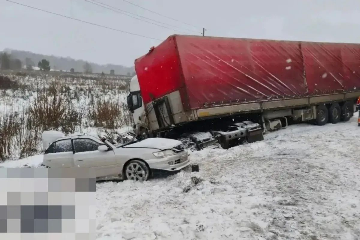 Авария под Ачинском унесла жизни двух молодых парней