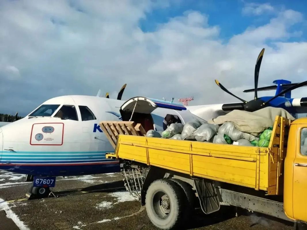 В Эвенкию доставили более 7 тонн продуктов чартерными рейсами В Эвенкию доставили более 7 тонн продуктов чартерными рейсами