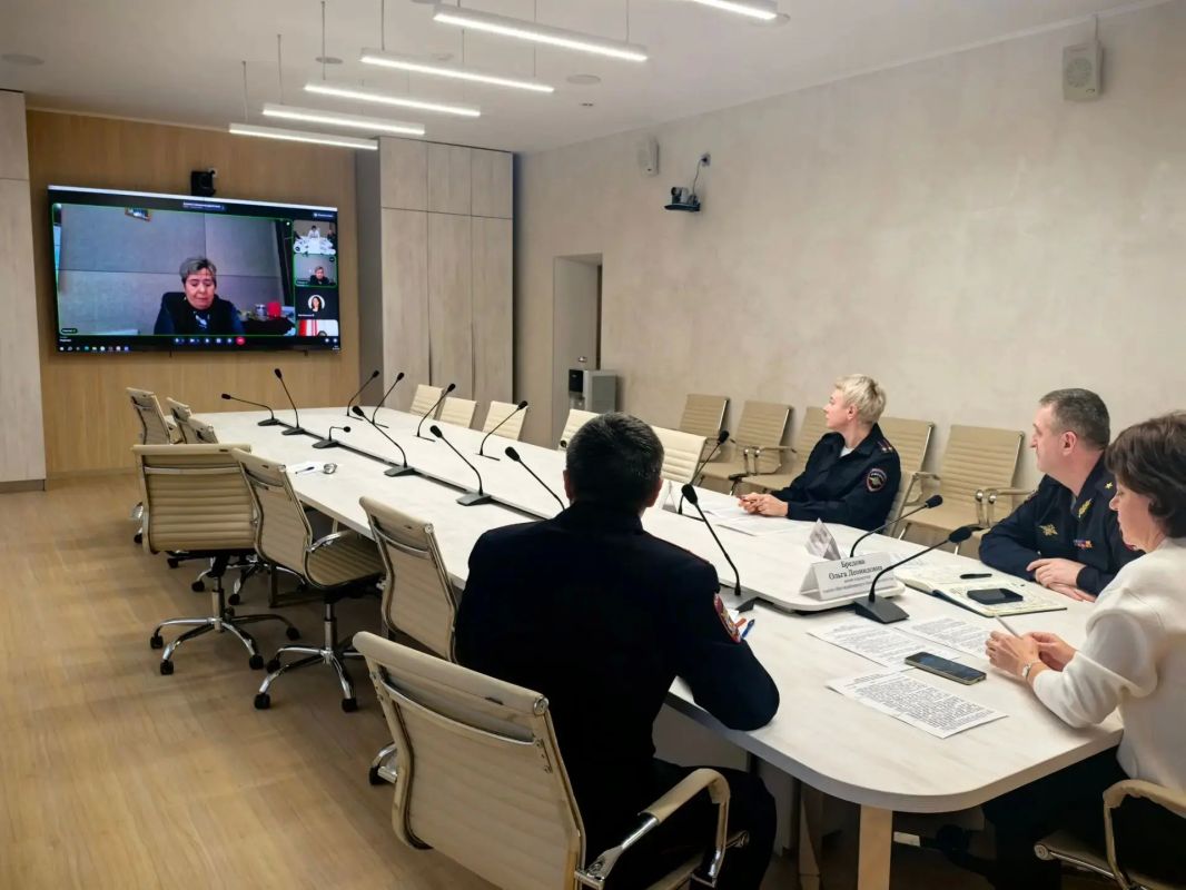 Полицейские классы, искусственный интеллект и методы профилактики – главная тема совещания руководителей образовательных организаций и сотрудников МВД по краю Полицейские классы, искусственный интеллект и методы профилактики – главная тема совещания руководителей образовательных организаций и сотрудников МВД по краю