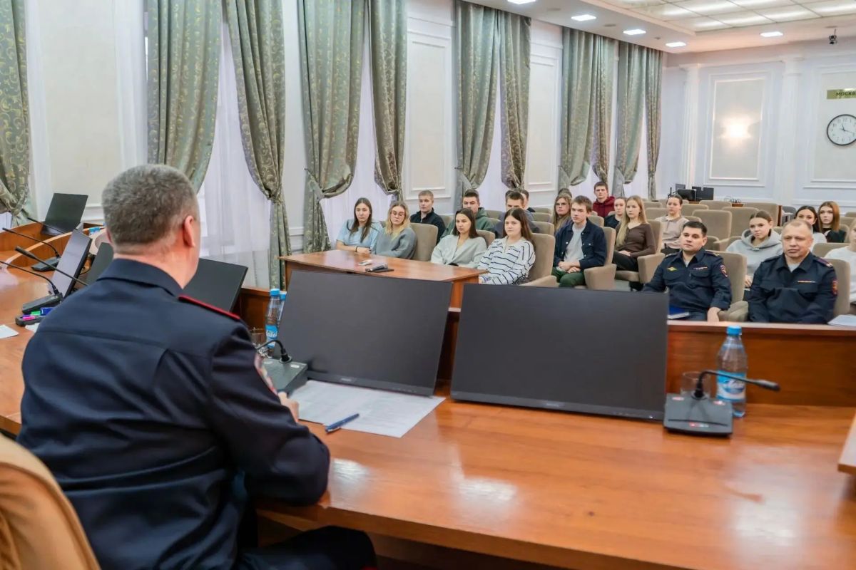Служба начинается с диалога: в Главном управлении встретили будущих коллег Служба начинается с диалога: в Главном управлении встретили будущих коллег