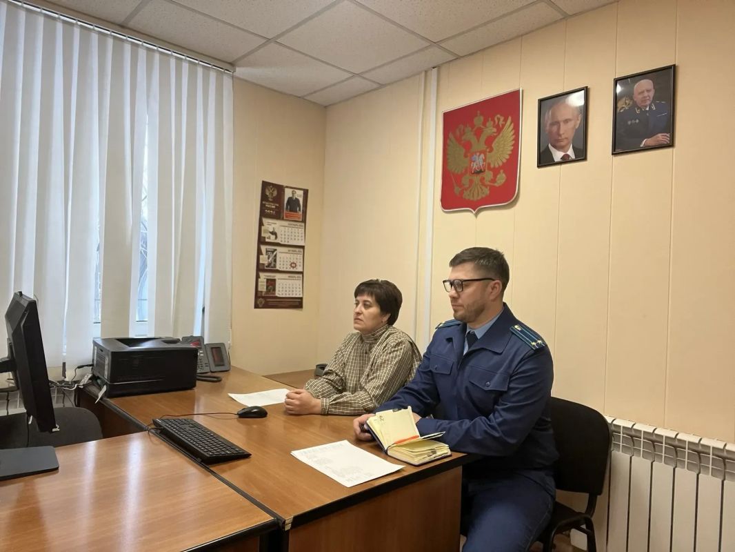 Исполнение под контролем: прокурор края провёл приём граждан вместе с руководителем службы судебных приставов Исполнение под контролем: прокурор края провёл приём граждан вместе с руководителем службы судебных приставов