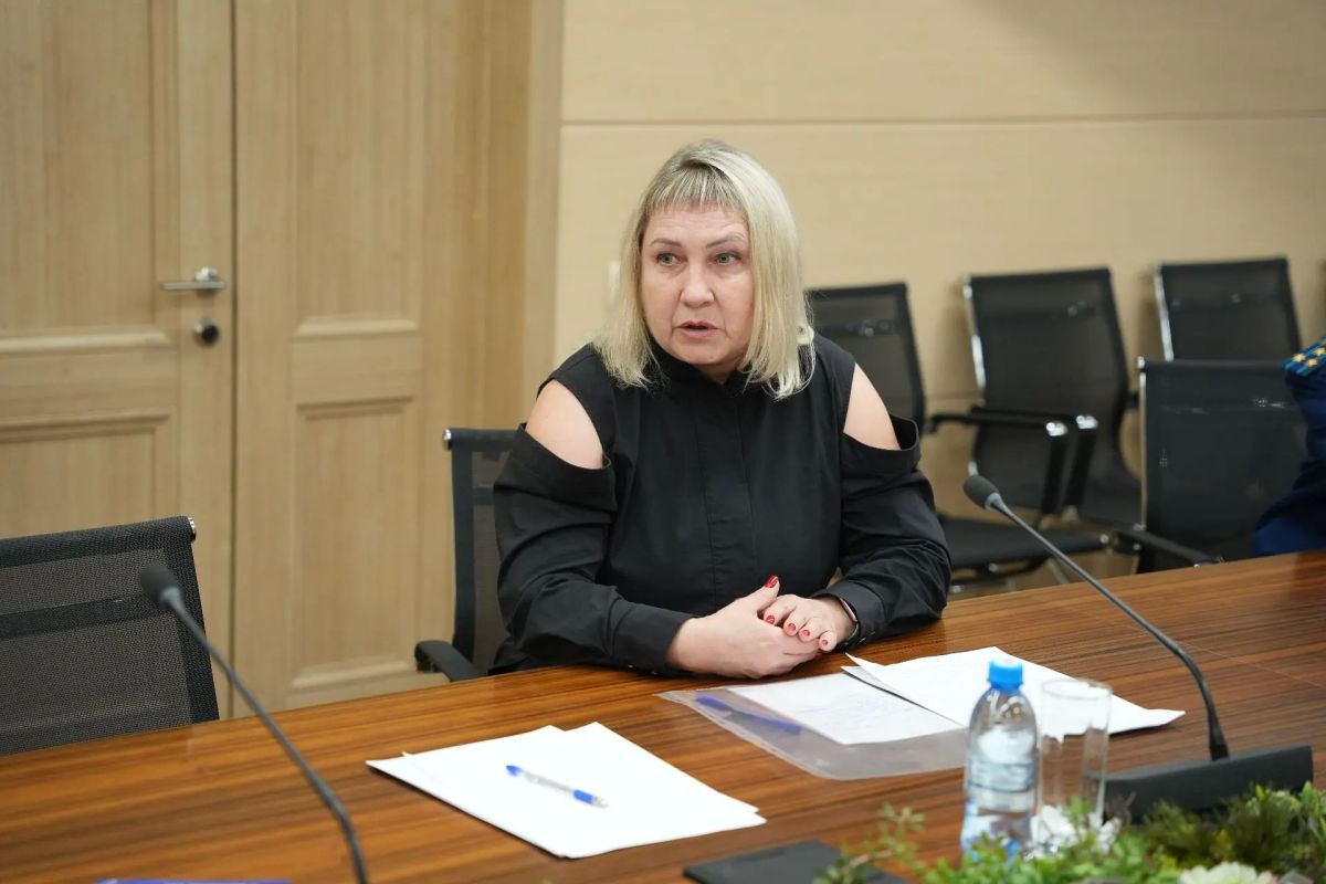 Исполнение под контролем: прокурор края провёл приём граждан вместе с руководителем службы судебных приставов Исполнение под контролем: прокурор края провёл приём граждан вместе с руководителем службы судебных приставов