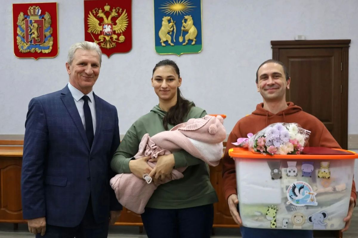 «Наш край — единая семья»: от рождения малышей до железной свадьбы