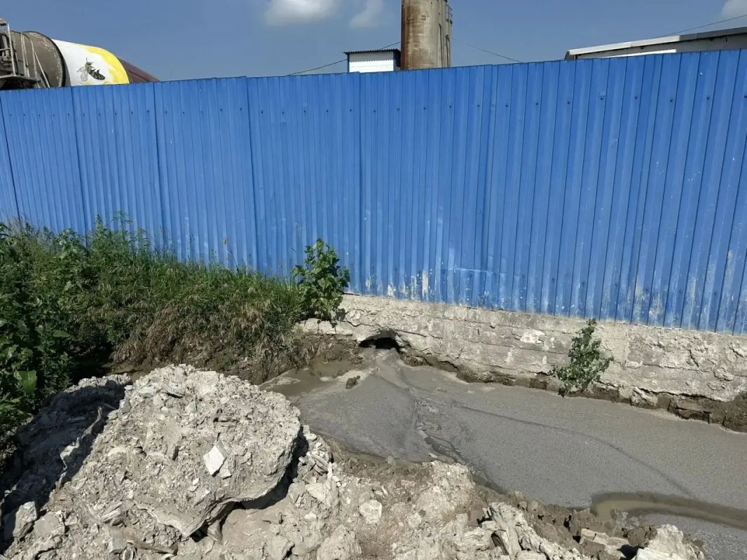 Бетон — в землю, отходы — мимо кассы: в Красноярске после проверки прокуратуры предприятие заплатило за загрязнение почвы Бетон — в землю, отходы — мимо кассы: в Красноярске после проверки прокуратуры предприятие заплатило за загрязнение почвы