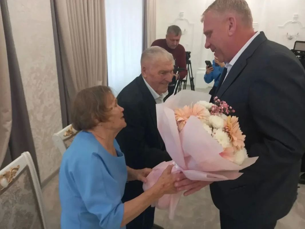 «Наш край — единая семья»: от рождения малышей до железной свадьбы «Наш край — единая семья»: от рождения малышей до железной свадьбы