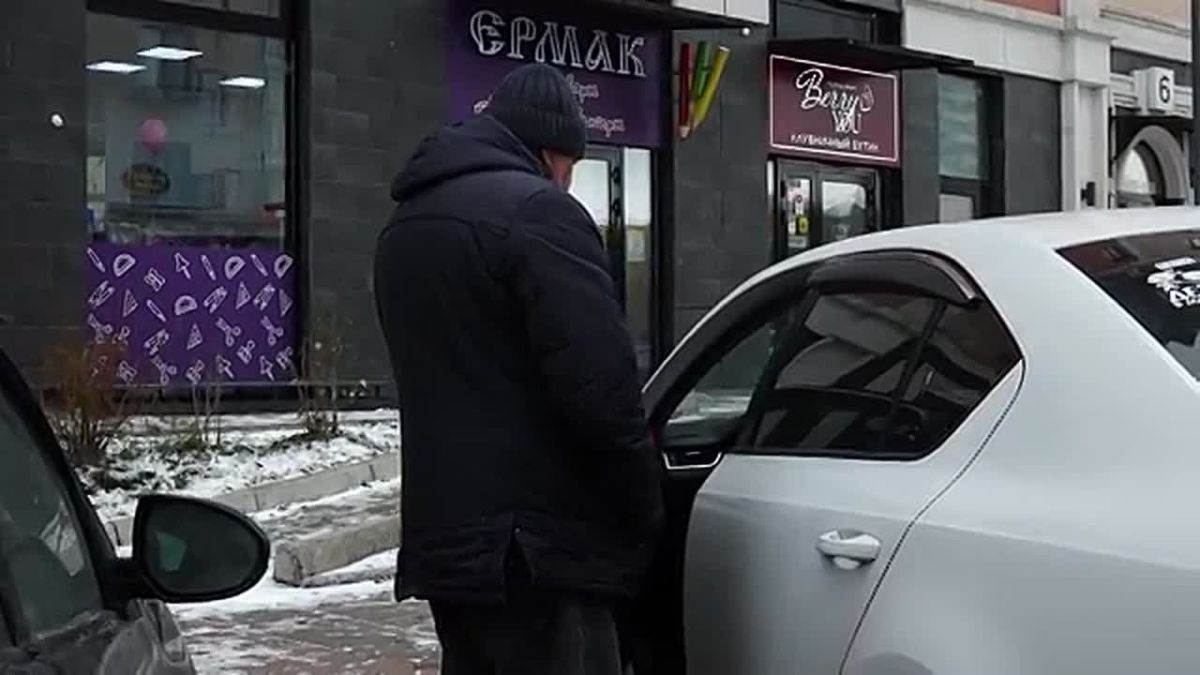 ПОДРОСТКИ В ПРЕОБРАЖЕНСКОМ УСТРАИВАЮТ НЕБЕЗОБИДНЫЕ ШАЛОСТИ