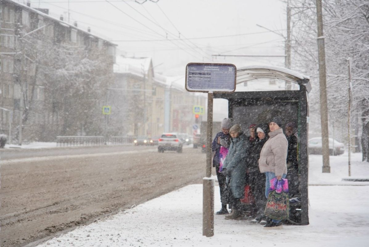 Суслики в сугробах, город в пробках: в Красноярске устраняют последствия мощного снегопада, который обрушился на город 29 октября Суслики в сугробах, город в пробках: в Красноярске устраняют последствия мощного снегопада, который обрушился на город 29 октября