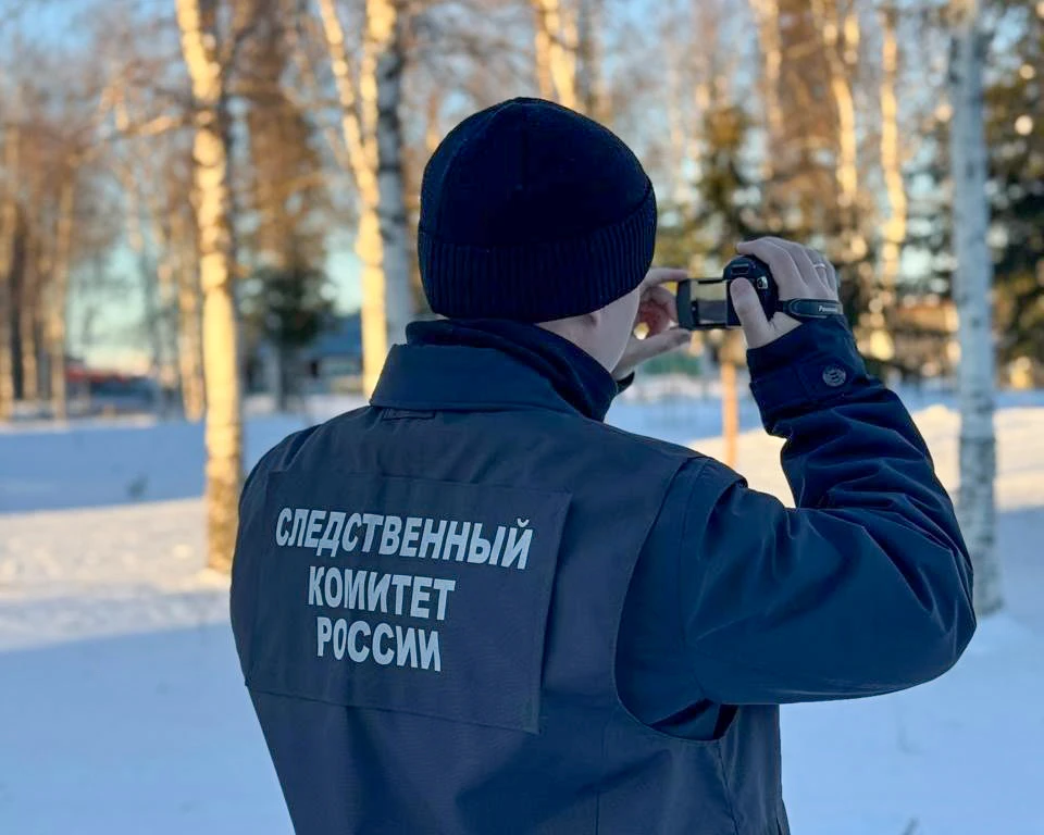 В Каратузском округе женщина подозревается в вовлечении сына в совершение опасных для его жизни действий