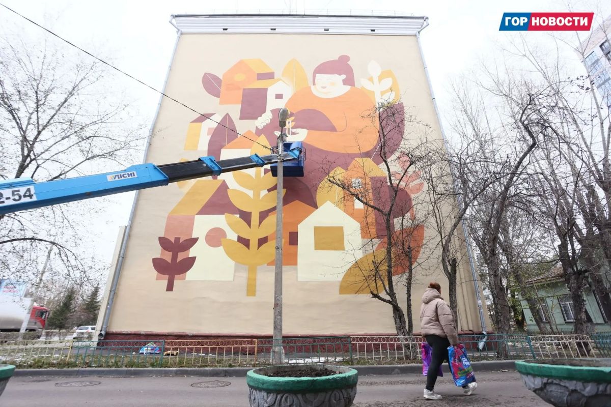На правом берегу Красноярска обновляют муралы На правом берегу Красноярска обновляют муралы