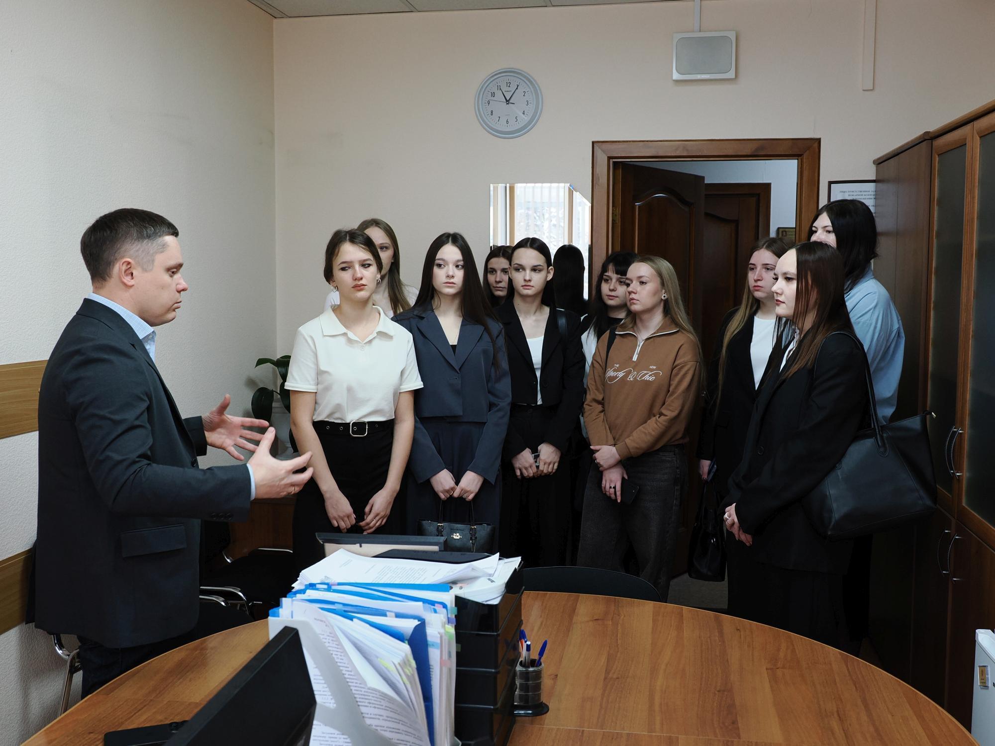 Сегодня на экскурсии в городском Совете побывали студенты юридического направления Красноярского аграрного техникума