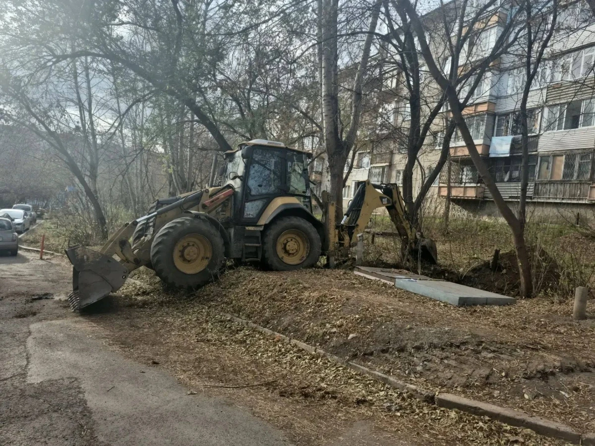 Экскаваторы начали закапывать подвалы в Железнодорожном районе Красноярска