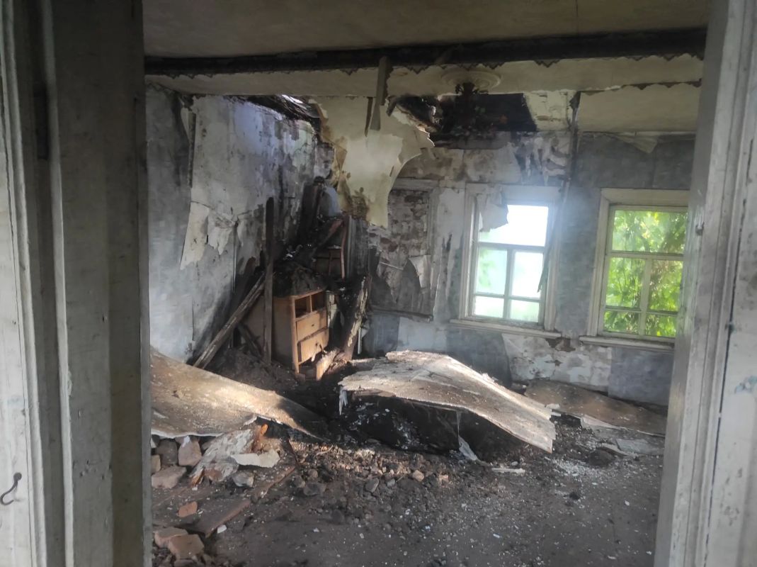 В Балахтинско-Новоселовском округе полицейские задержали мужчину, обвиняемого в фиктивной постановке на учет нелегальных мигрантов в разрушенном деревенском доме В Балахтинско-Новоселовском округе полицейские задержали мужчину, обвиняемого в фиктивной постановке на учет нелегальных мигрантов в разрушенном деревенском доме